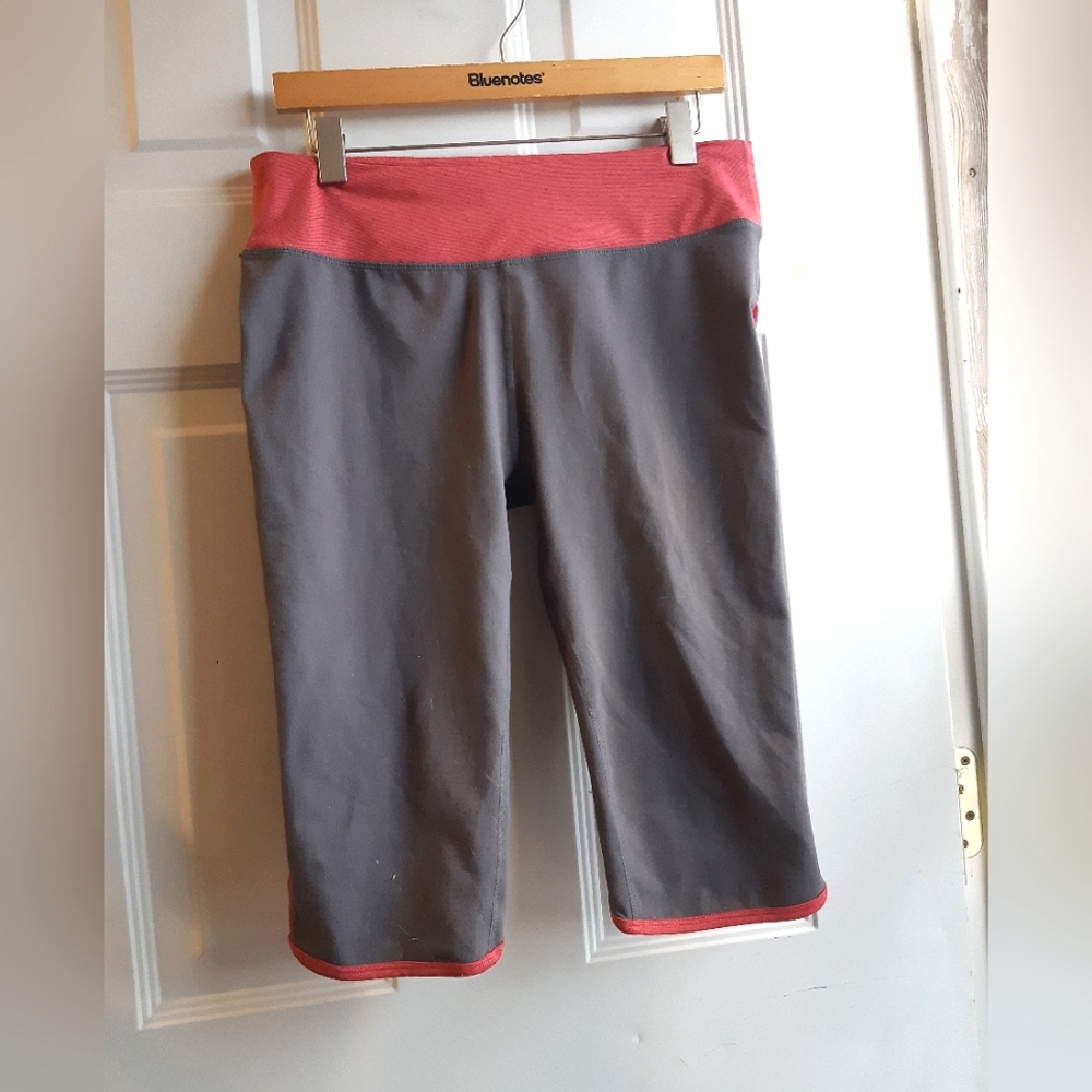 Fabletics Capris - Picture 3 of 10